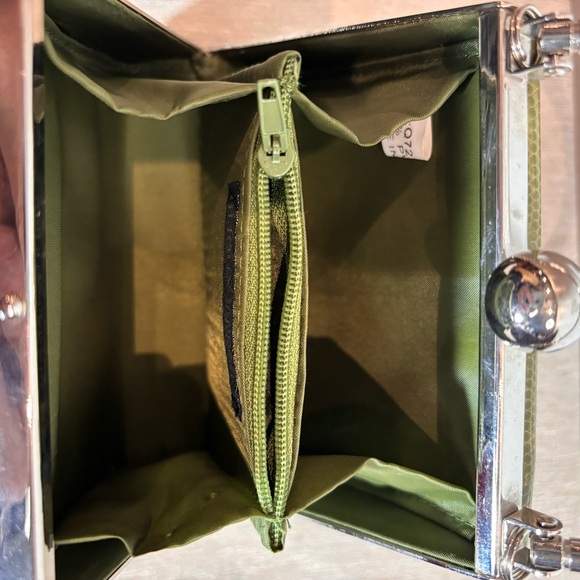 BIJOUX TERNER Faux Leather and Metal Hard Shell 3 Compartment Mini Handbag Purse - Picture 6 of 7